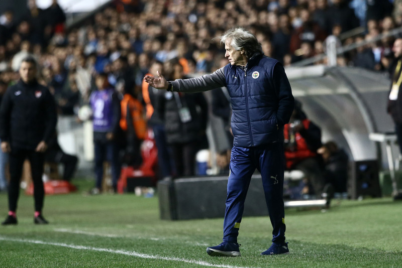 Jorge Jesus raporunu verdi! Fenerbahçe’de 5 futbolcuya yol göründü