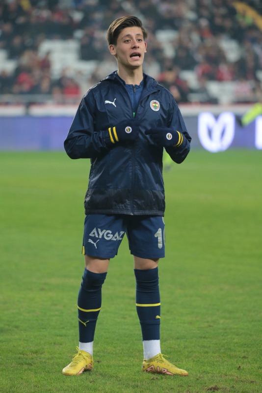 PSG’den Fenerbahçeli Arda Güler için resmi transfer teklifi!