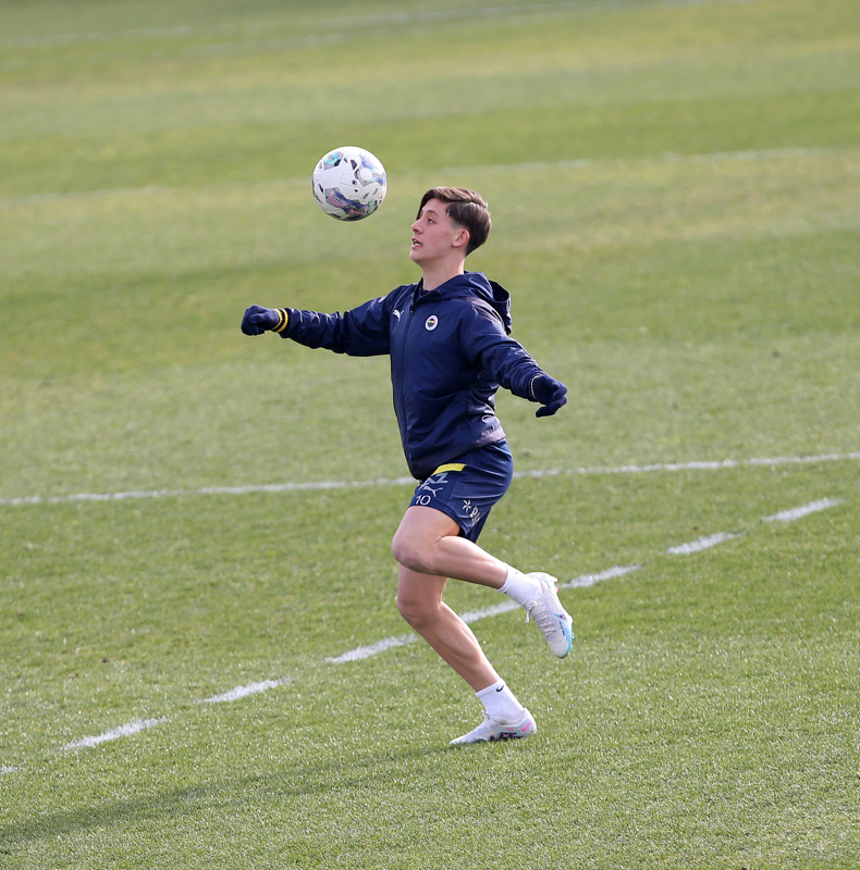 PSG’den Fenerbahçeli Arda Güler için resmi transfer teklifi!