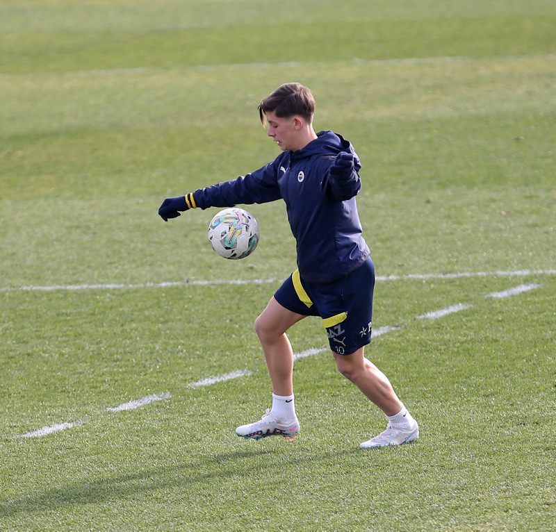 PSG’den Fenerbahçeli Arda Güler için resmi transfer teklifi!