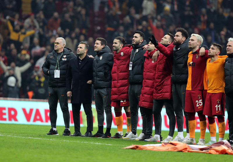 Galatasaray’da Okan Buruk Trabzonspor derbisinin şifresini belirledi!