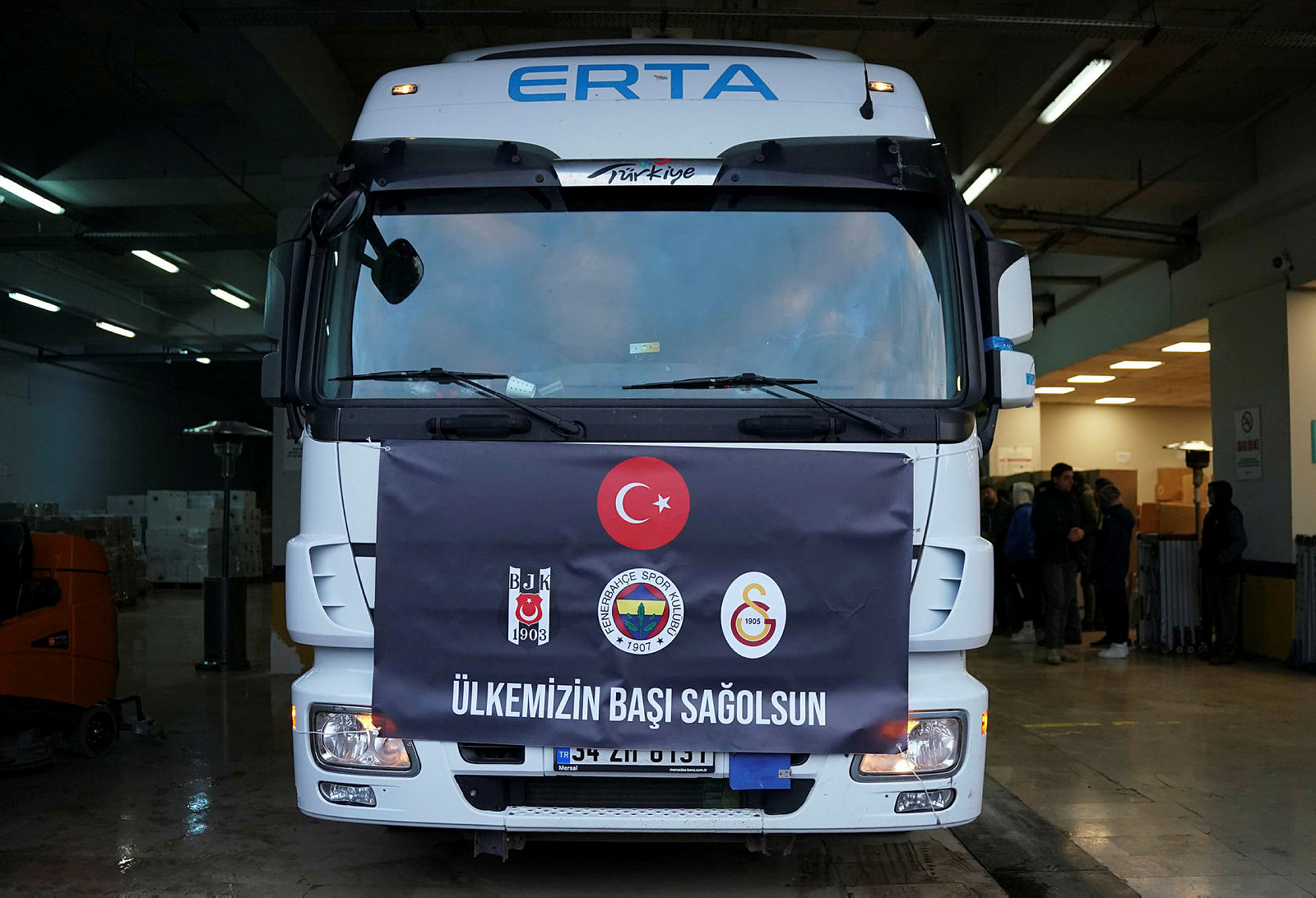 Trabzonsporlu Dorukhan Toköz Fenerbahçe taraftarı ile yardım topladı