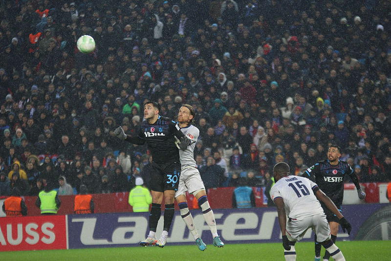 Trabzonspor - Basel maçını spor yazarları değerlendirdi