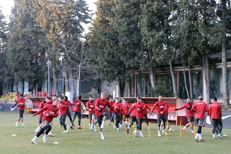 GALATASARAY TRANSFER HABERİ: Arsen Zakharyan’ın menajerinden flaş sözler!