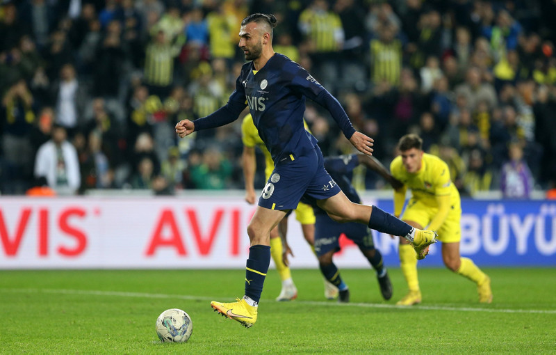 FENERBAHÇE TRANSFER HABERLERİ: Yönetici resmen açıkladı! Polonya ekibinden Serdar Dursun hamlesi