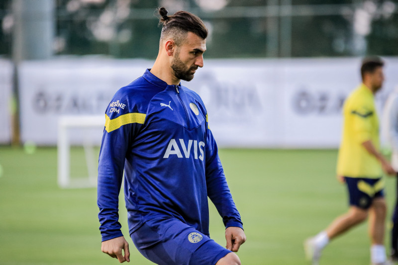 FENERBAHÇE TRANSFER HABERLERİ: Yönetici resmen açıkladı! Polonya ekibinden Serdar Dursun hamlesi