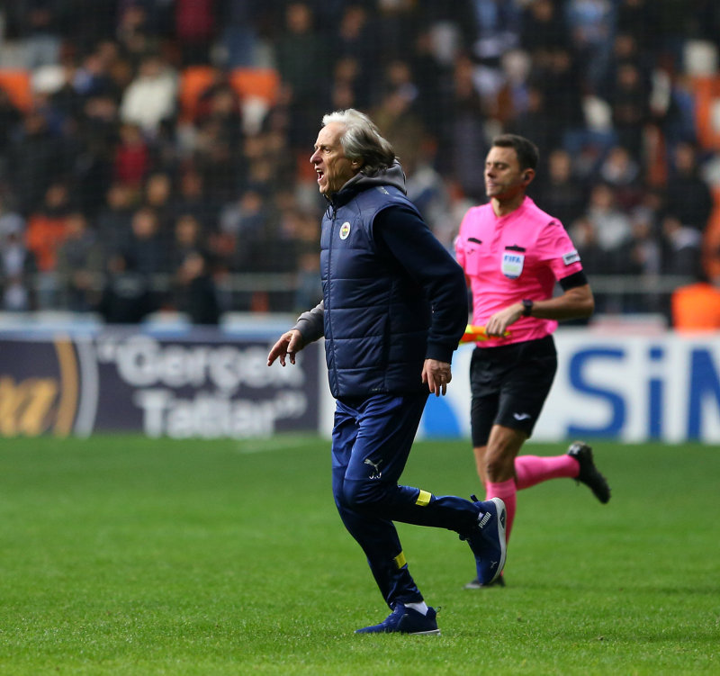 FENERBAHÇE HABERİ: Jorge Jesus’un peşini bırakmıyorlar! İşte yeni talibi