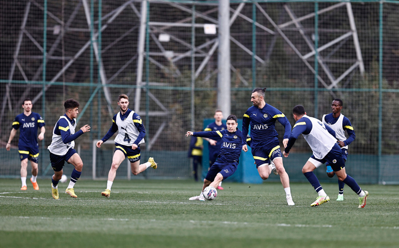 TRANSFER HABERİ: Fenerbahçe’de karar verildi! Sözleşmesi feshediliyor