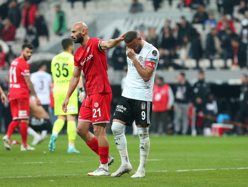 Beşiktaş’ta Cenk Tosun’a sürpriz teklif!