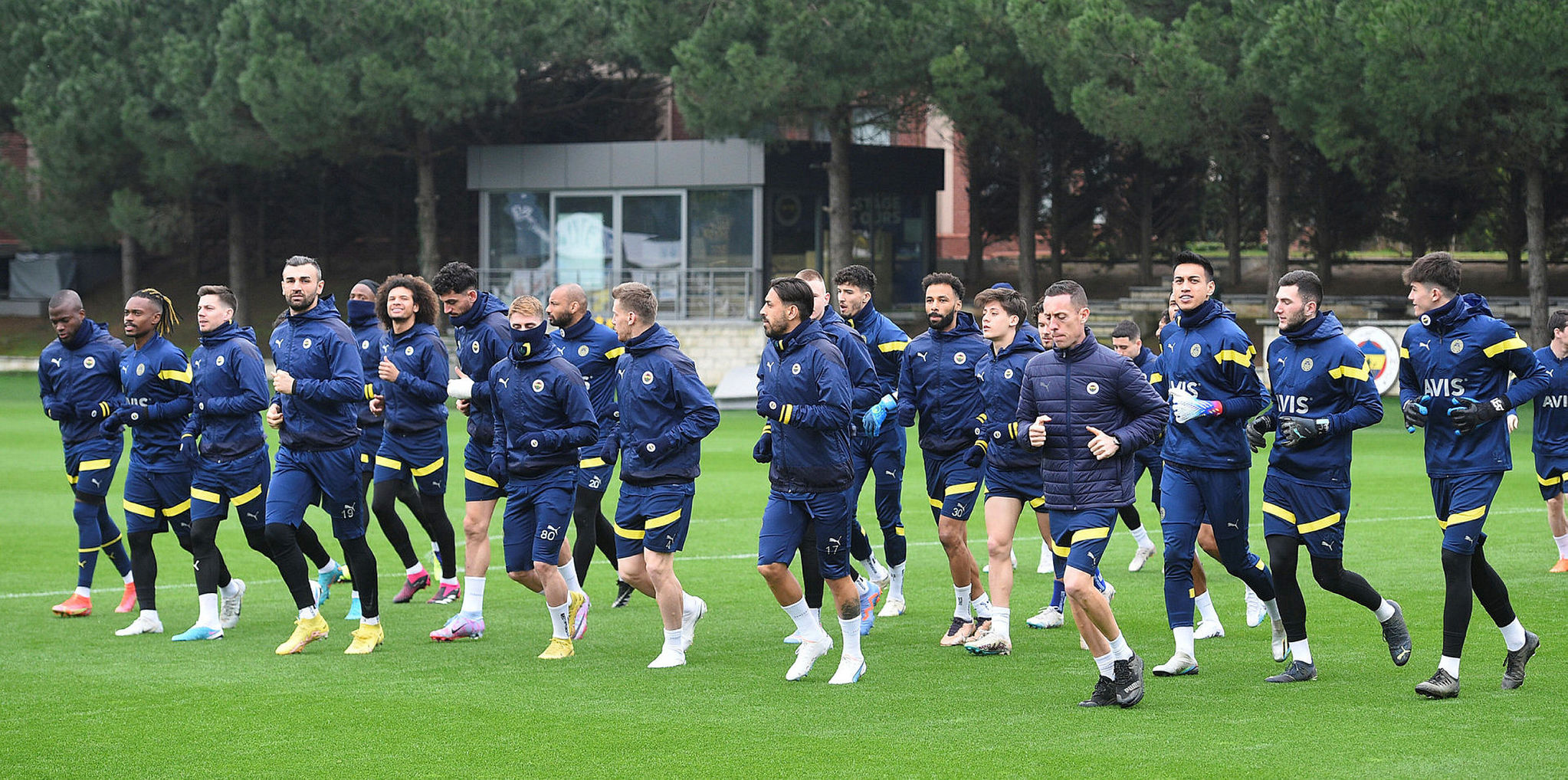 Başakşehir, Fenerbahçe ve Sivasspor sahaya çıkıyor! Ülke puanı için kritik maçlar...