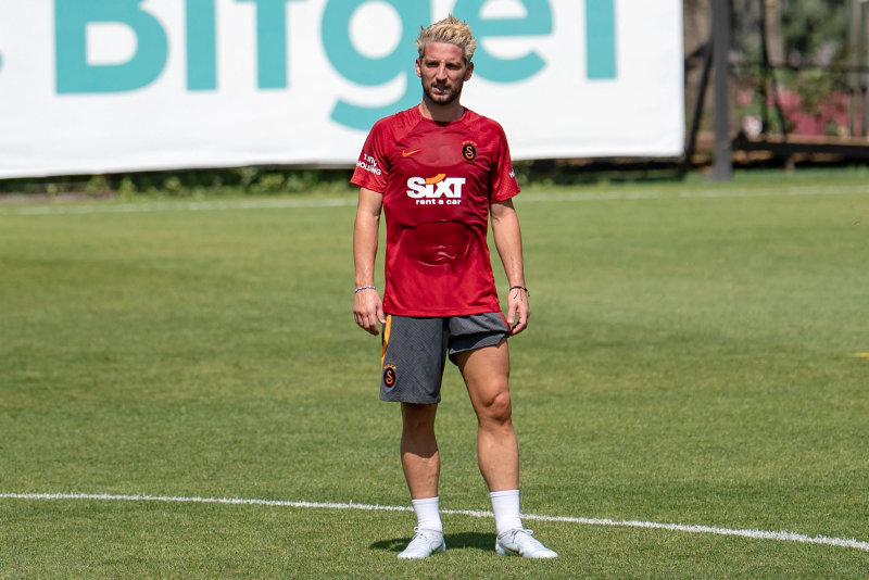 GALATASARAY HABERLERİ: Dries Mertens’in eşinden flaş istek! Taraftarları üzecek haber