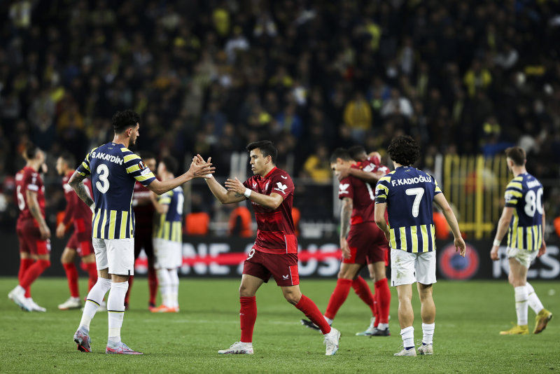 Fenerbahçe Sevilla maçı sonrası Jorge Jesus’a değişiklik eleştirisi! Onu neden çıkardın?