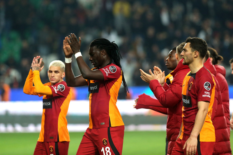 TRANSFER HABERİ: Galatasaray o futbolcuya takım arıyor! Florya’da çok mutsuz
