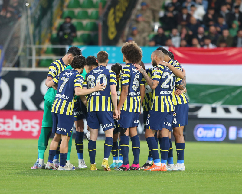 Fenerbahçe’ye kötü haber! Beşiktaş’a karşı yoklar