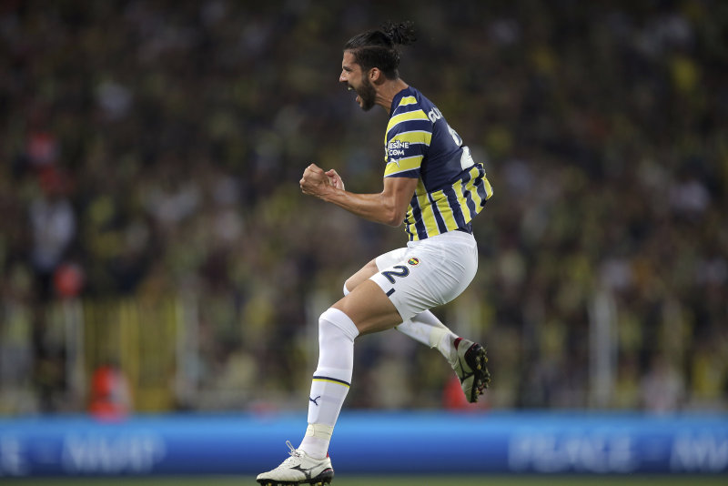 TRANSFER HABERİ: Fenerbahçe’ye müjde! O futbolcu için sıraya girdiler