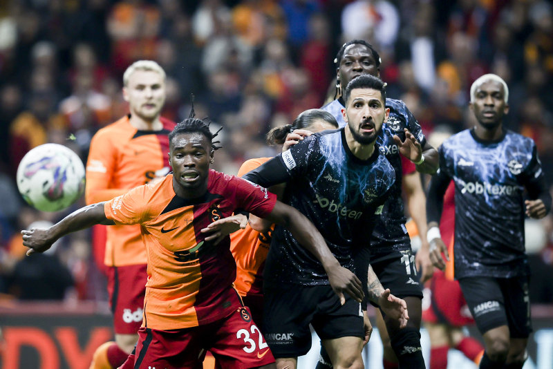 Galatasaray Adana Demirspor maçı sonrası 2 yıldıza büyük övgü! Takımı ayakta tuttular