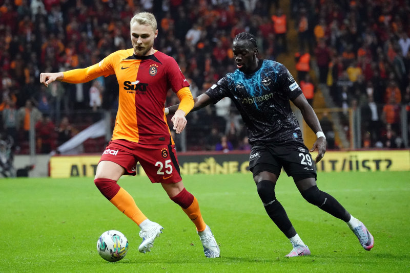 Galatasaray Adana Demirspor maçı sonrası 2 yıldıza büyük övgü! Takımı ayakta tuttular