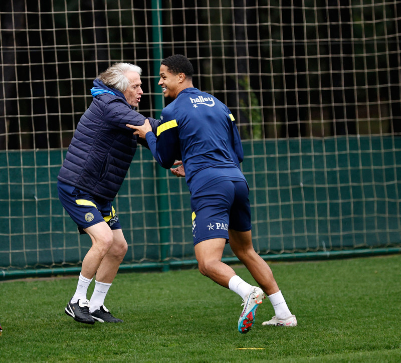 Cristiano Ronaldo harekete geçti! Jorge Jesus ile...