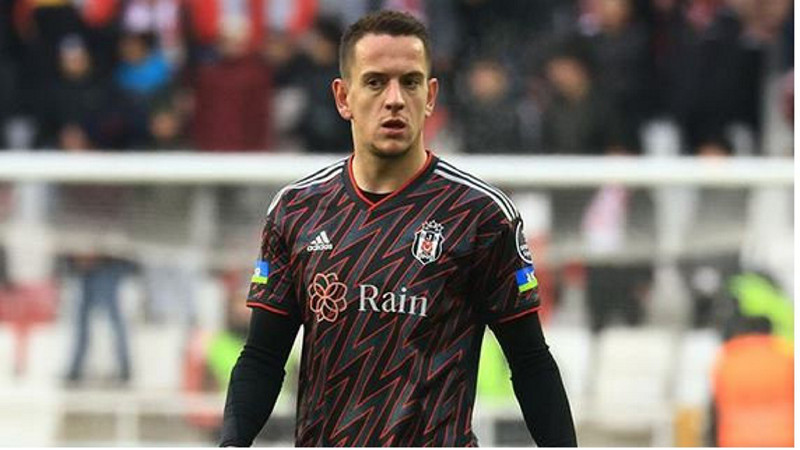 TRANSFER HABERİ: Beşiktaşlı yıldıza sürpriz talip! Geldiği gibi gidiyor