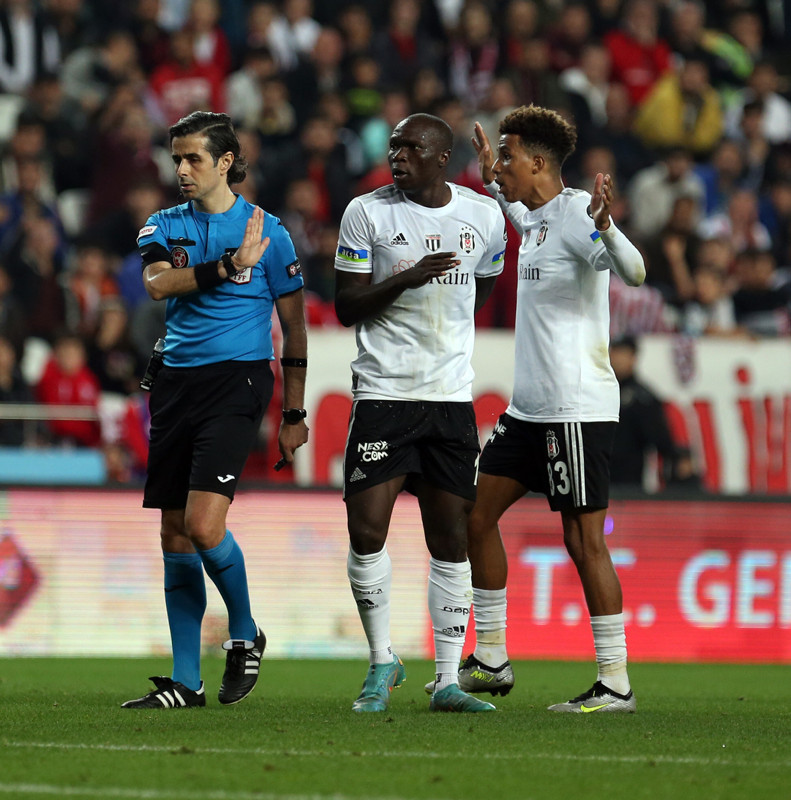 TRANSFER HABERİ: Beşiktaşlı yıldız İspanya yolcusu! O rakamı gözden çıkardılar