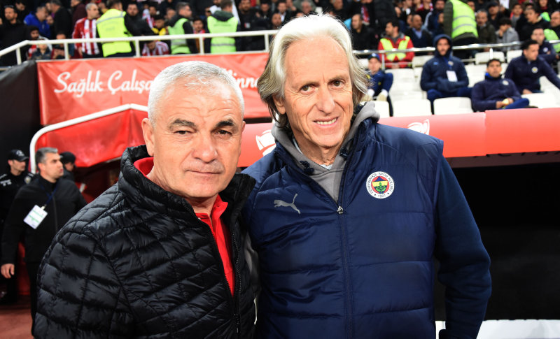 İtalyanlar duyurdu! Fenerbahçe’de Jorge Jesus’un yerine dünyaca ünlü hoca