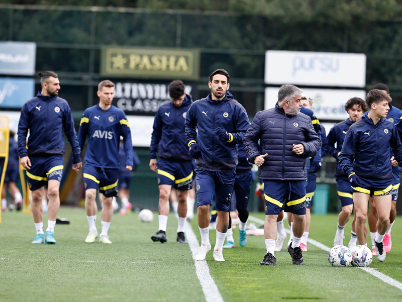 TRANSFER HABERLERİ - Valencia Fenerbahçe’de kalacak mı? Menajeri konuştu!