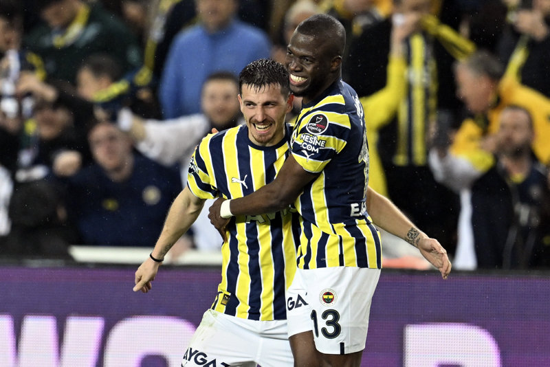 Fenerbahçe’den Pierre-Emerick Aubameyang bombası! Menajeriyle masaya oturuldu
