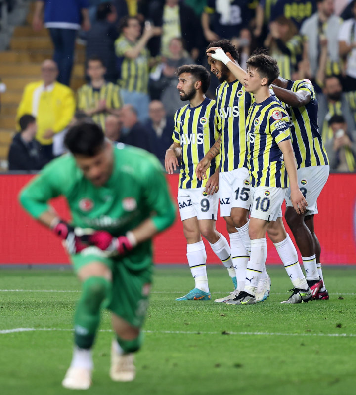 Spor yazarları Fenerbahçe-Sivasspor maçını yorumladı!