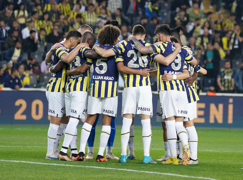 TRANSFER HABERİ: Yeni sezonda yeni Fenerbahçe! 5 isim gidiyor 5 yıldız geliyor