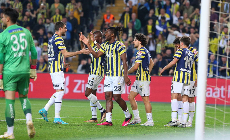 TRANSFER HABERİ: Yeni sezonda yeni Fenerbahçe! 5 isim gidiyor 5 yıldız geliyor