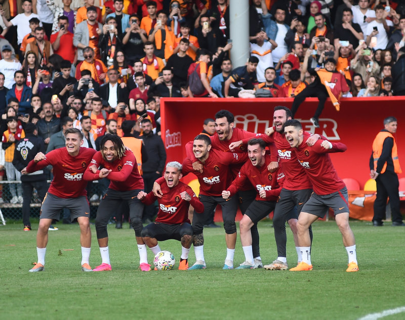 Galatasaray yılın transfer bombasını patlatıyor! Erden Timur bitirecek