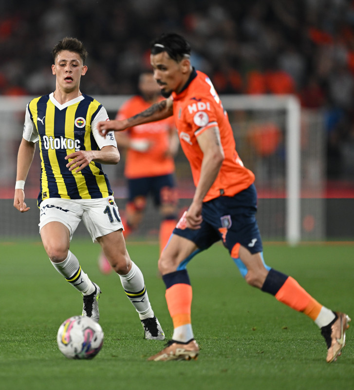 Spor yazarları Fenerbahçe - Başahşehir maçını değerlendirdi