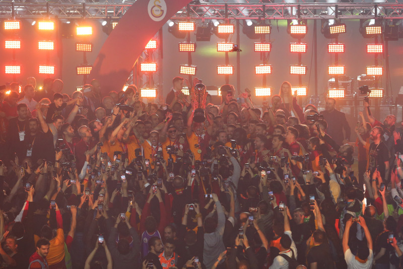 GALATASARAY HABERLERİ - İtalyan basınından flaş iddia! Victor Nelsson’un yerine o isim