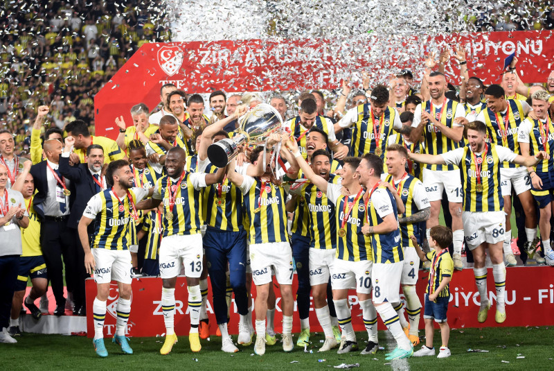 TRANSFER HABERİ: Sevilla’dan Fenerbahçe’ye geliyor! Montella bizzat istedi