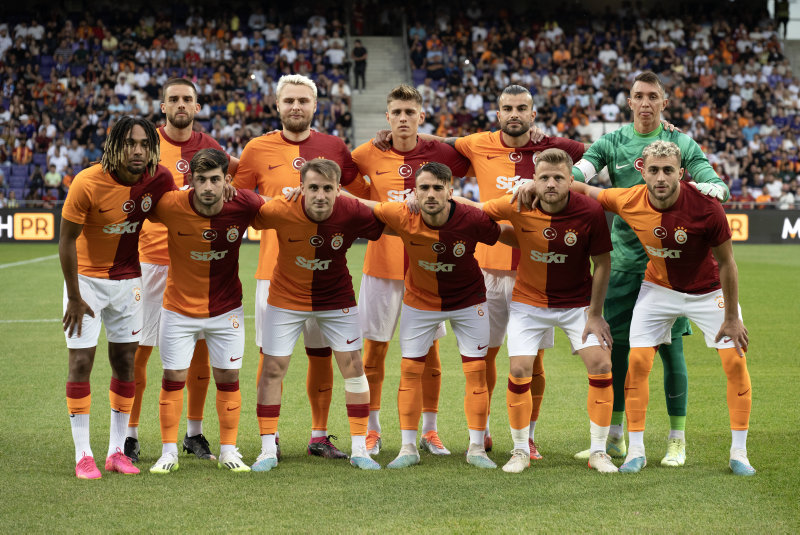 GALATASARAY HABERLERİ: Okan Buruk’tan transfer açıklaması! Icardi ve Rashica...