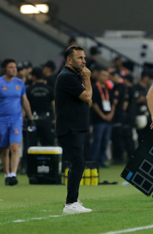 GALATASARAY HABERLERİ: Okan Buruk’tan transfer açıklaması! Icardi ve Rashica...