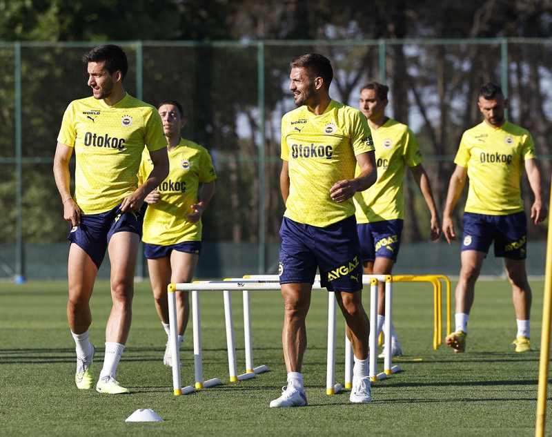 TRANSFER HABERİ - Fenerbahçe’de flaş açıklama! Ayrılmak için gün sayıyor