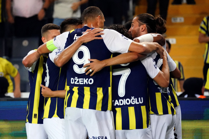 TRANSFER HABERİ | Fenerbahçe’ye sürpriz teklif! Kadroda düşünülmüyordu