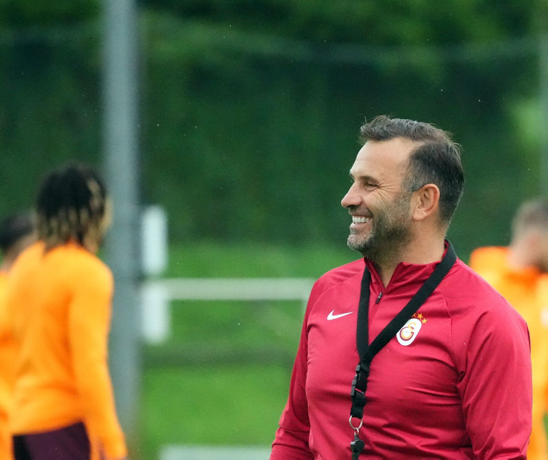 Galatasaray Teknik Direktörü Okan Buruk Zalgiris maçı öncesi konuştu! Takımda kalmak istiyor