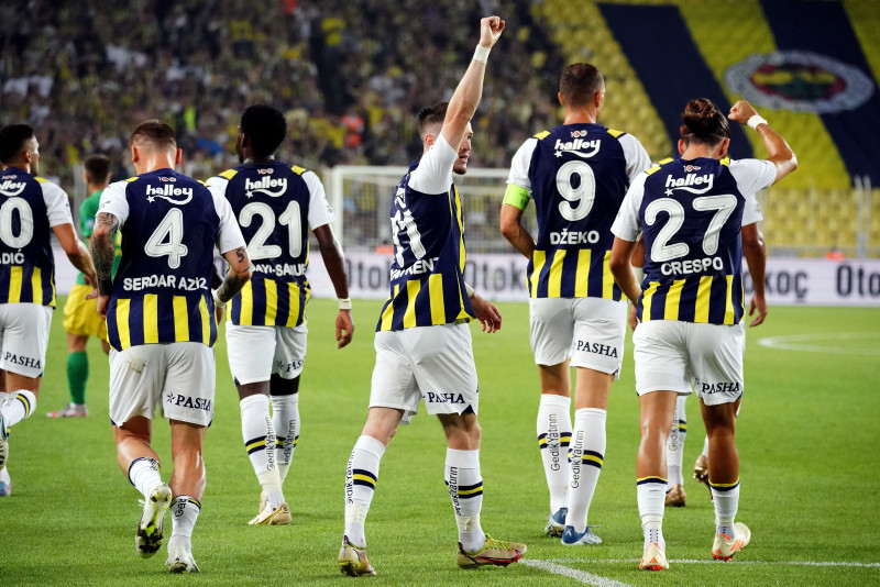 TRANSFER HABERİ: Fenerbahçe’den 3 bomba birden! Yıldızlar peş peşe gelecek