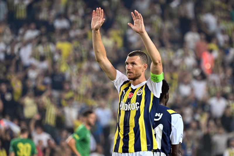 Fenerbahçe’den dev transfer operasyonu! Batshuayi gidiyor Sırp golcü geliyor