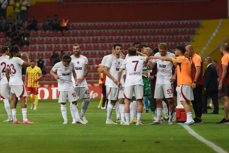 GALATASARAY HABERLERİ: Galatasaray’a kötü haber! FIFA’ya şikayet edildi