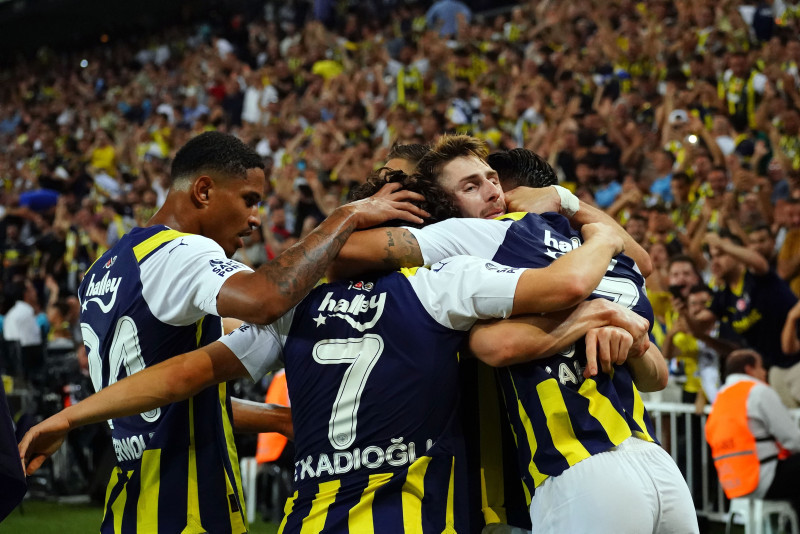 TRANSFER HABERLERİ: Fenerbahçe’nin yıldız futbolcusu paylaşılamıyor! 3 Avrupa kulübü devrede
