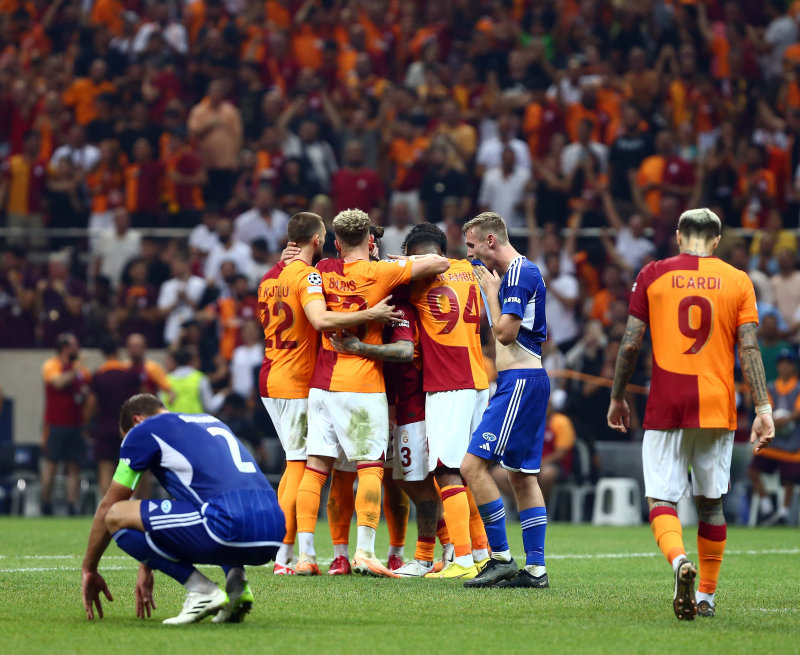 Galatasaray’da sürpriz transfer iddiası! Menajeriyle özel görüşme