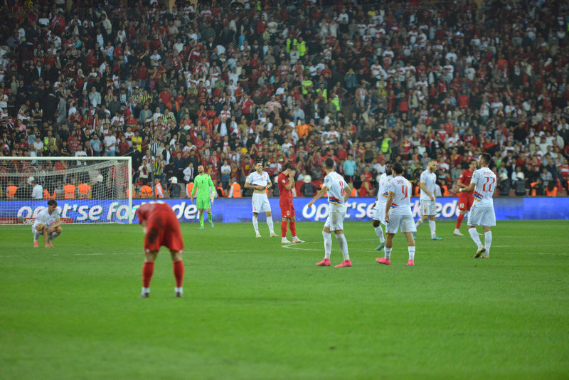 Spor yazarları Türkiye-Ermenistan maçını yorumladı!