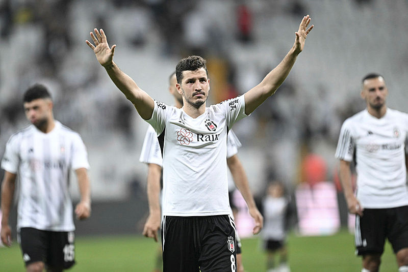 Beşiktaş’ta tek gündem iç transfer! İşte Cenk Tosun ve Salih Uçan’ın istediği maaş