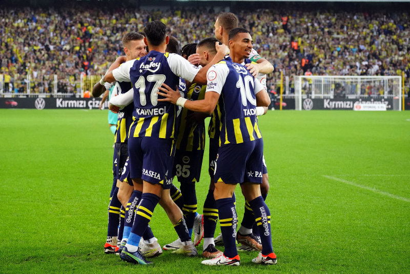 Fenerbahçe’nin Spartak Trnava maçı kamp kadrosu açıklandı! İşte eksik isimler
