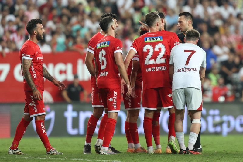 Ömer Üründül Antalyaspor-Galatasaray maçını değerlendirdi!