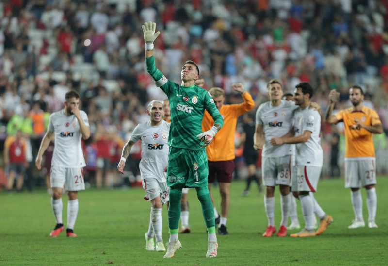 Galatasaray’da devir teslim töreni! Fernando Muslera’nın yerine...