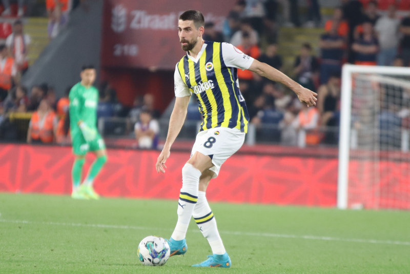 TRANSFER HABERLERİ: Fenerbahçeli yıldıza sürpriz talip!